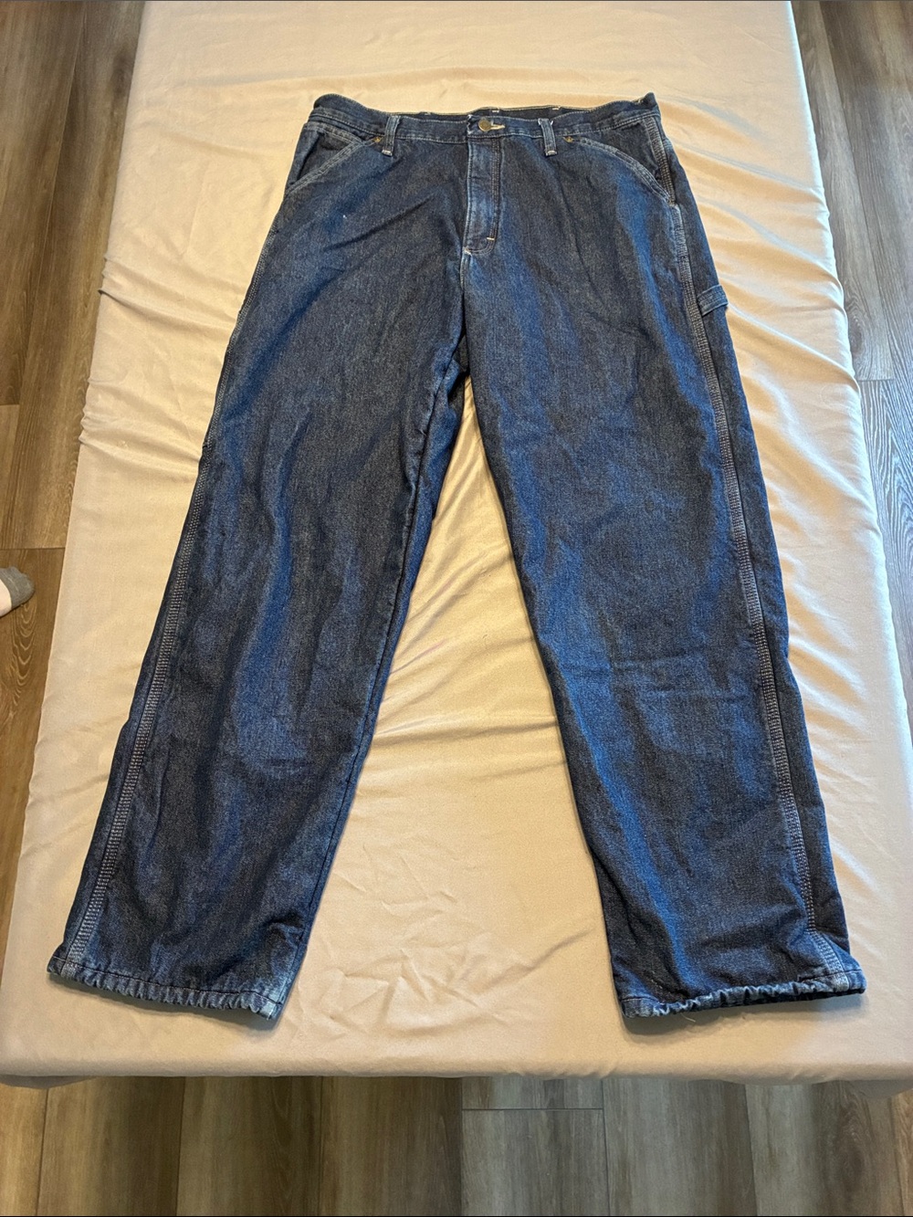 Wrangler Men's Relaxed Jeans in Dark Indigo Blue